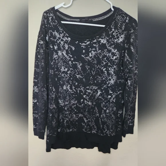 Snakeskin Pattern Sweatshirt Size Small - Picture 2 of 5